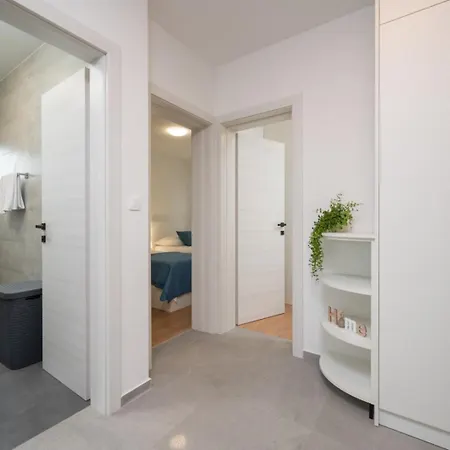 Apartment Varni Trogir